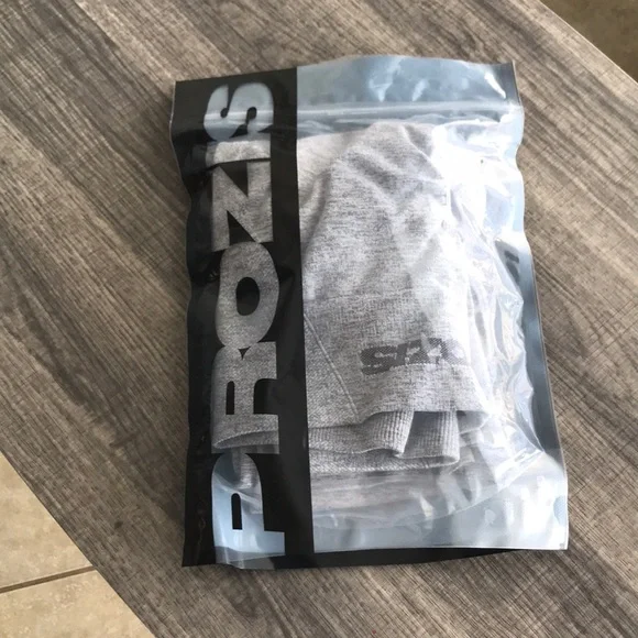 Gray workout set - Picture 6 of 6